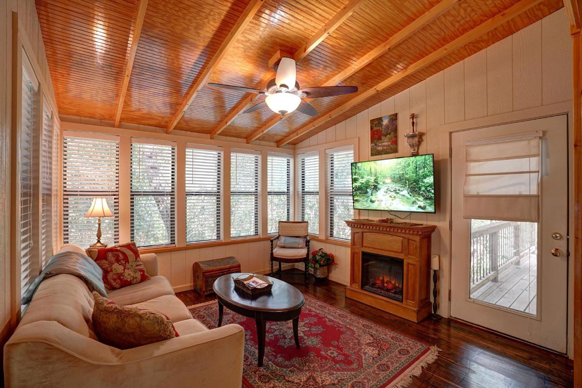 Bed And Breakfast On White Rock Creek ウェーコ エクステリア 写真