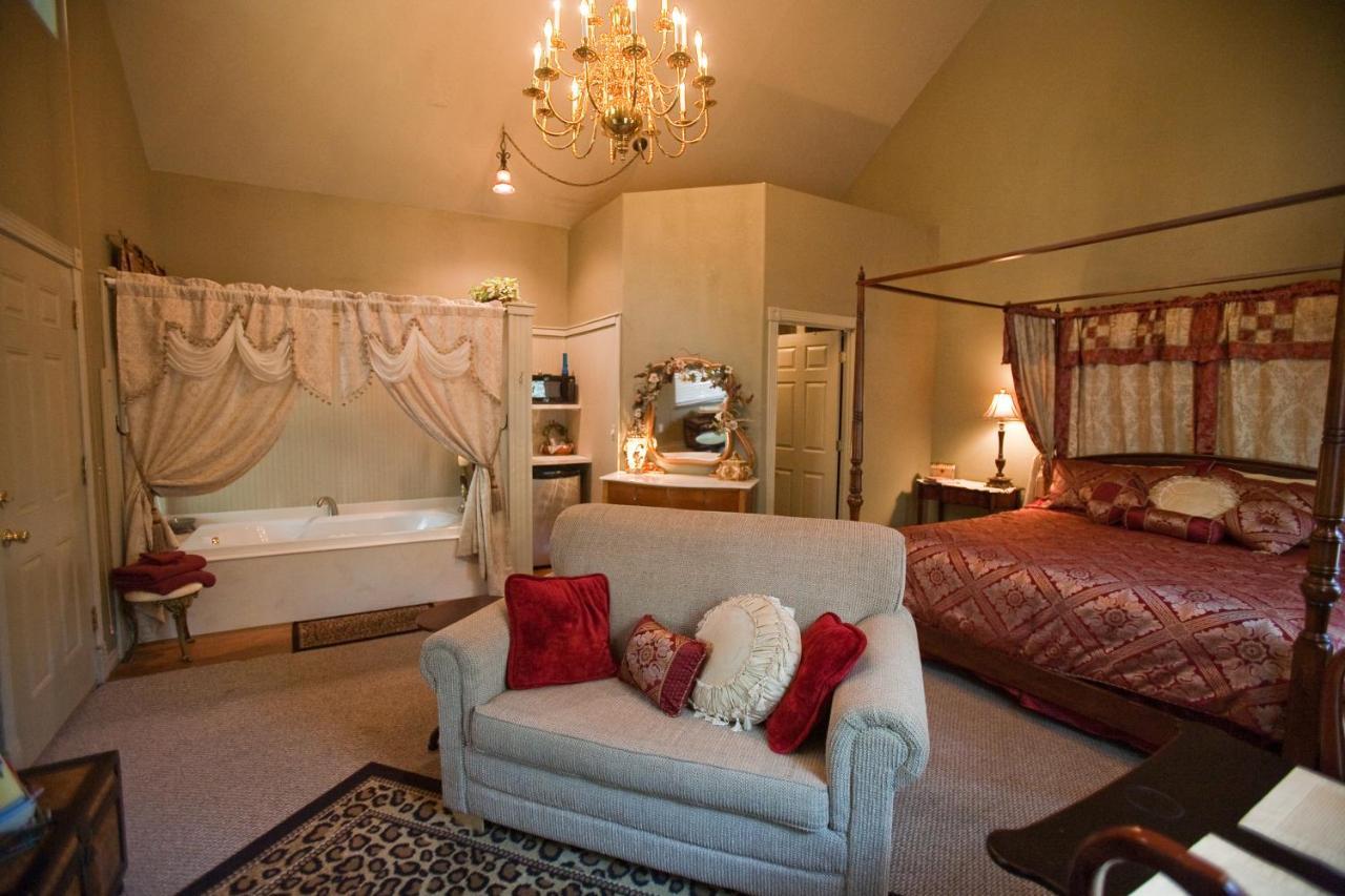 Bed And Breakfast On White Rock Creek ウェーコ エクステリア 写真